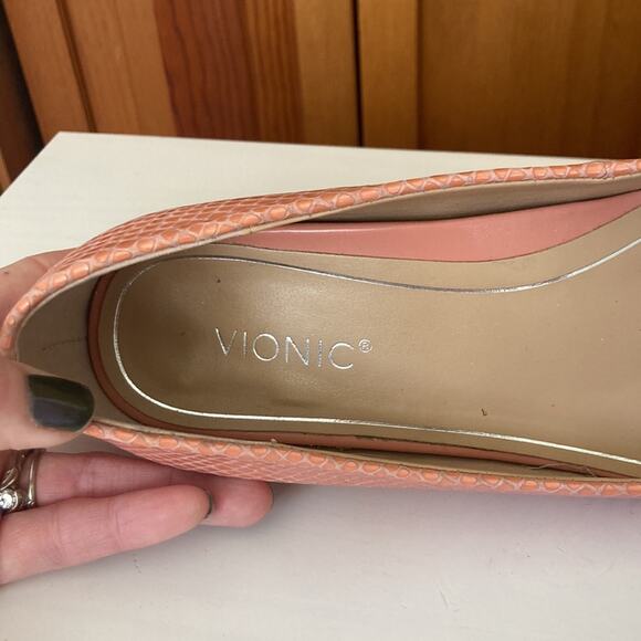 Vionic Peachy Pink Embossed Leather Lena Flats, Size 7 - Picture 13 of 16